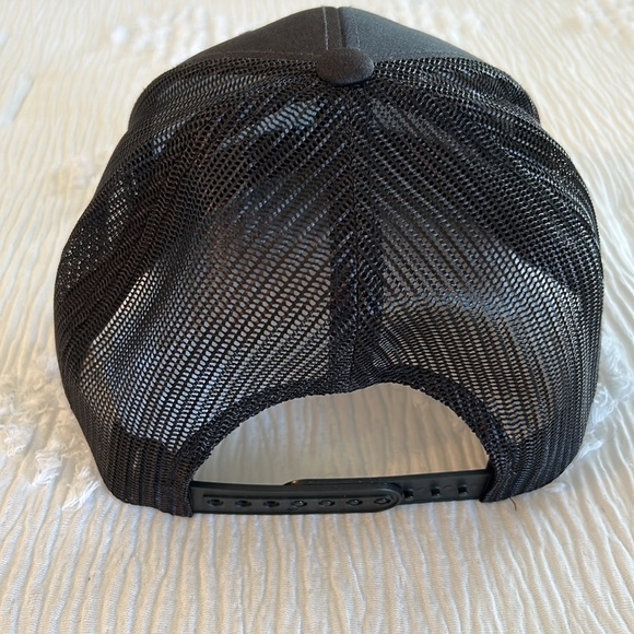 Black mesh, back trucker hat-NWOT - Picture 3 of 7